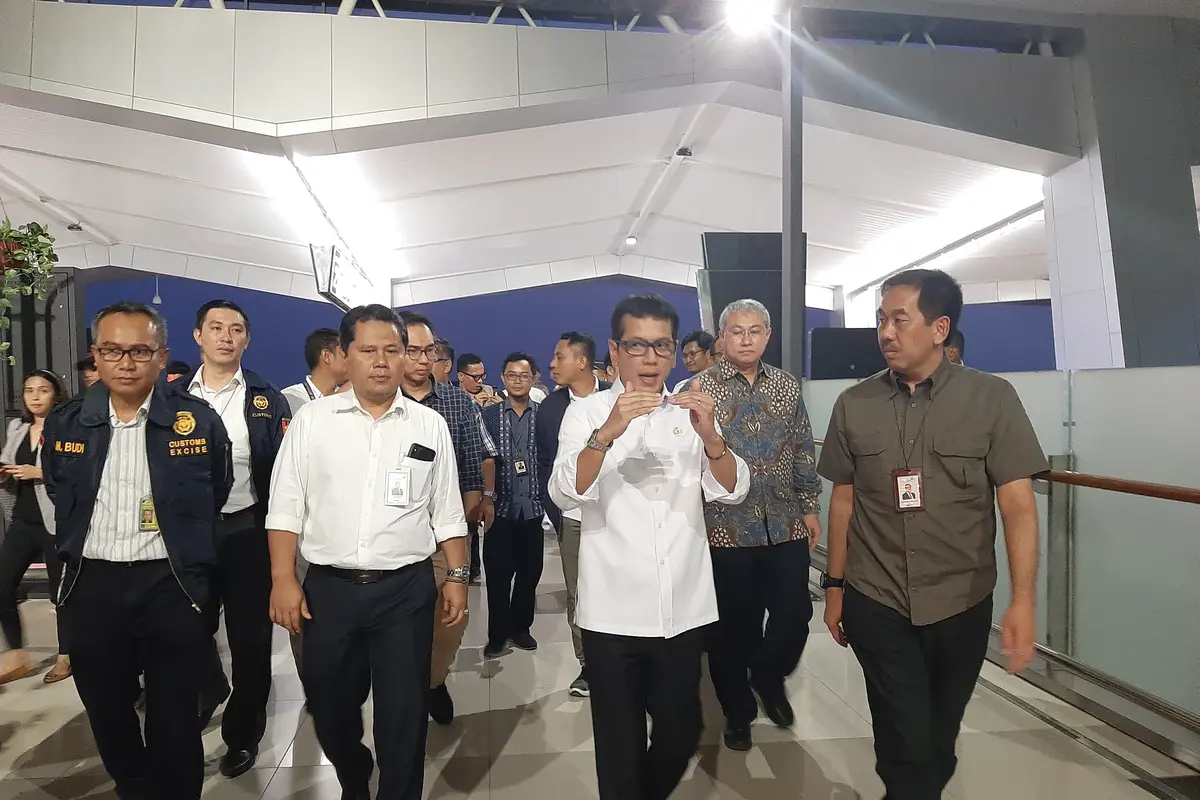 Menteri Pariwisata dan Ekonomi Kreatif (Menparekraf) , Wishnutama.