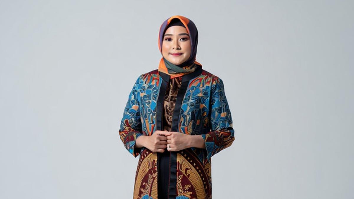Model Outer Batik Apa yang Cocok untuk Ibu-ibu 50 Tahunan? Ini 8 Pilihan Padu Padan agar Terlihat Lebih Muda