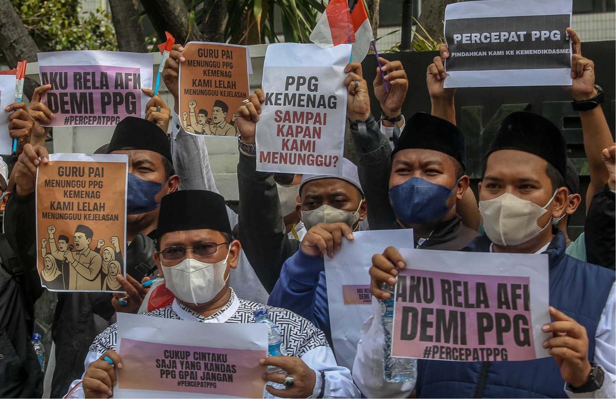 FOTO: Guru Agama Gelar Aksi Damai, Desak Percepatan PPG dan Peralihan ke Kemendikdasmen