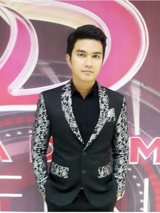 Unggahan foto Aldi itu mendapat tanggapan positif dari para pengikutnya. Banjir doa menghiasi akun Instagram miliknya. Selain tulisan lekas sembuh, tidak sedikit yang terus memberikan semangat. (Instagram/alditaher_official)