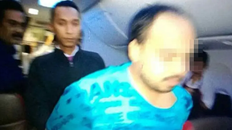Telanjang dan Masturbasi di Pesawat, Pria Asal Bangladesh Ditahan Polisi