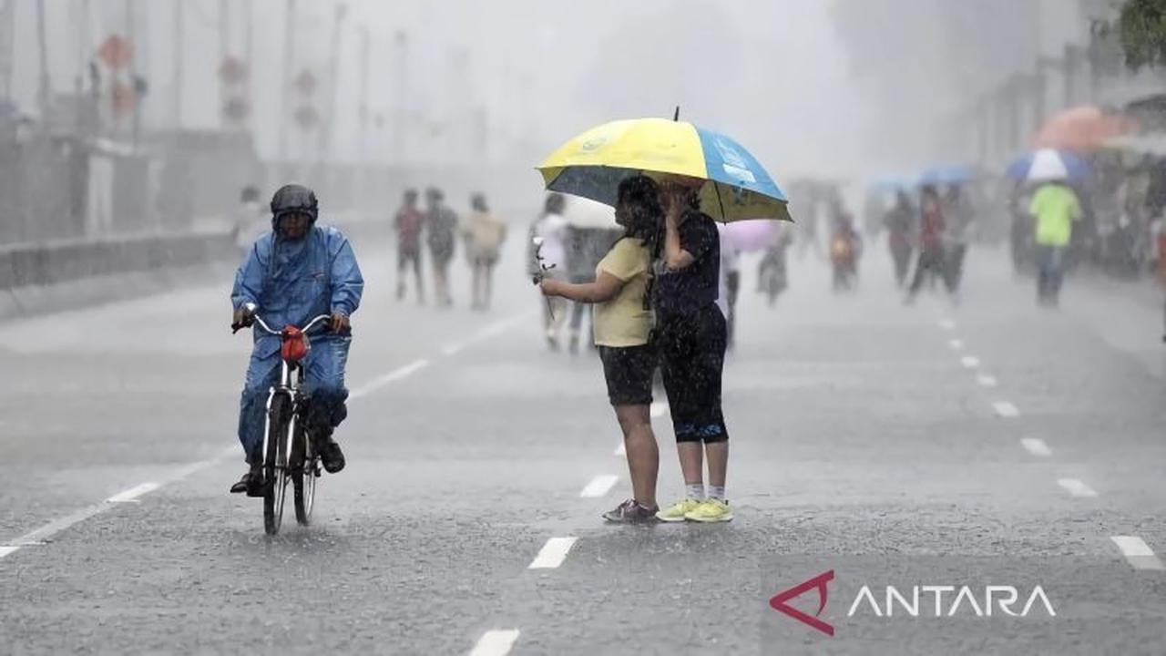 Prakiraan Cuaca BMKG: Jawa Barat, NTT, Maluku Berpotensi Hujan Lebat Hari Ini