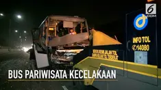 Sebuah bus pariwisata ringsek usai menabrak truk di tol Jagorawi, Cipayung, Jakarta Timur.