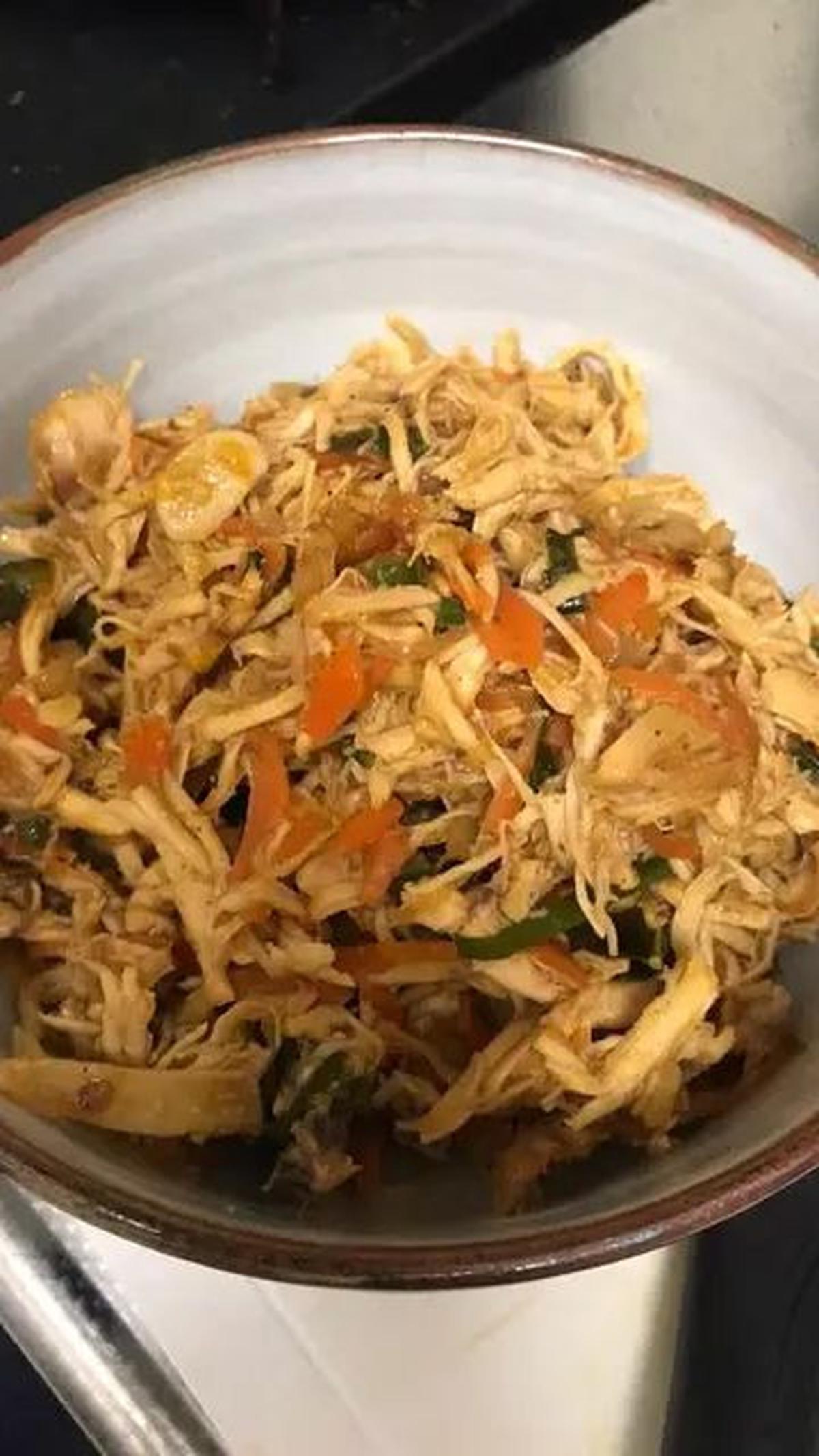 5. Ayam Suwir Kecap Khas Hajatan dan Nikahan