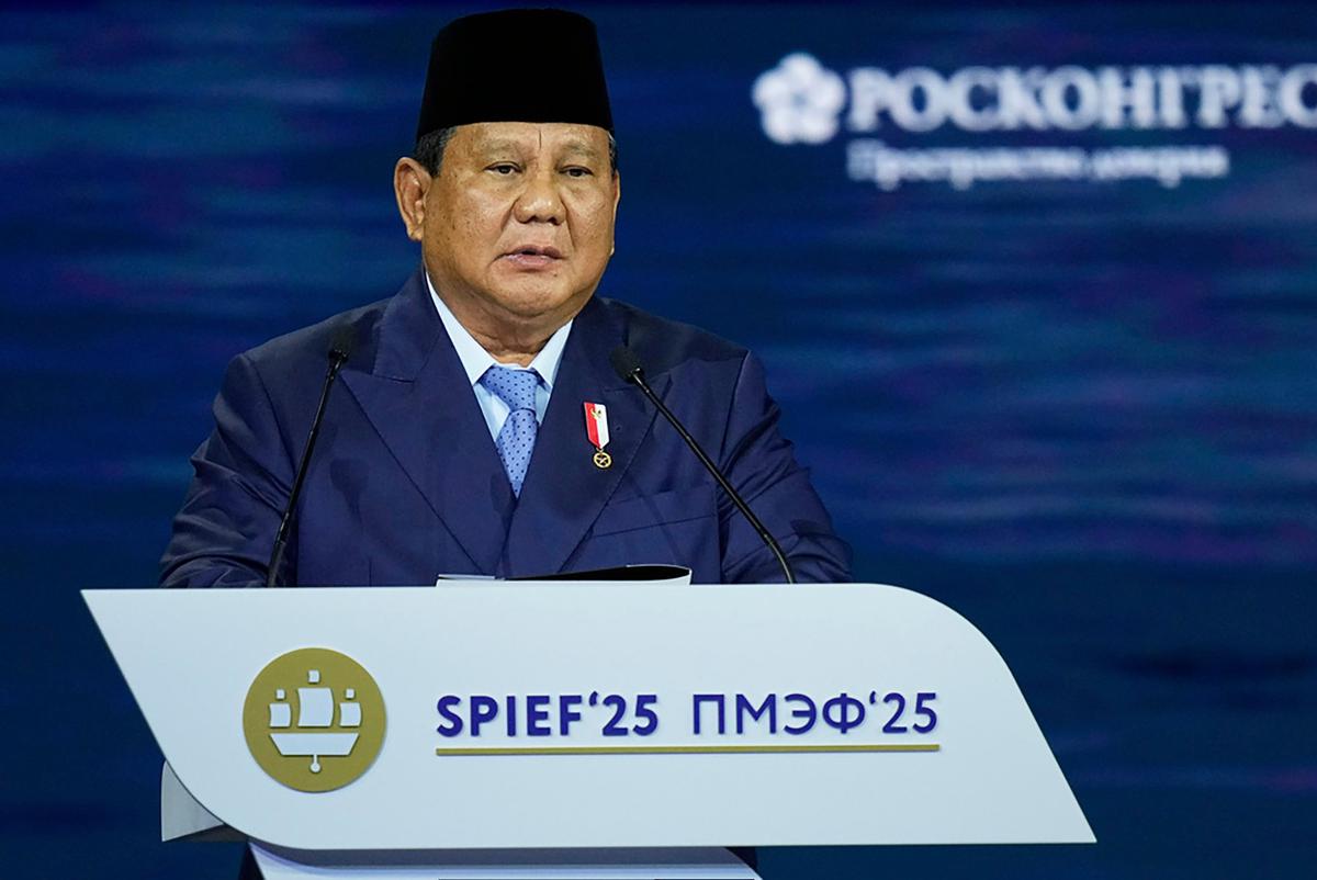 FOTO: Presiden Prabowo Bersama Presiden Putin Hadiri St. Petersburg International Economic Forum (SPIEF)