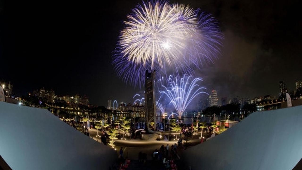 Gemerlap kembang api meriahkan pesta penutupan SEA Games 2015