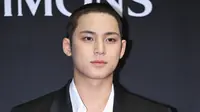Mingyu SEVENTEEN Pamer Gaya Rambut Baru Jelang Wamil