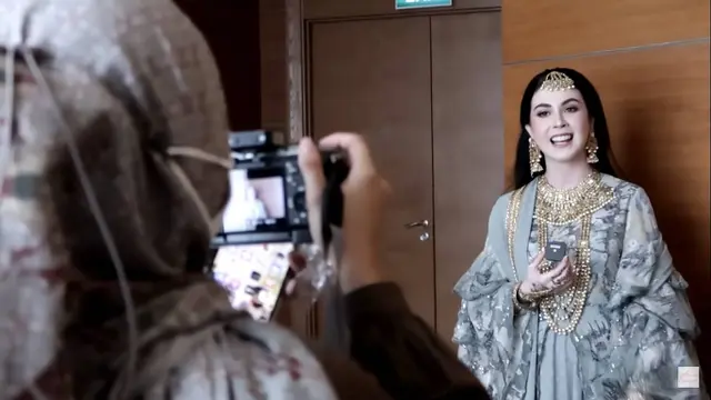 7 Potret Arumi Bachsin Sehari Jadi Gadis India Ini Curi Perhatian