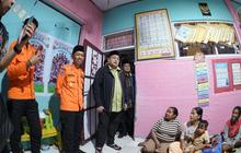 Wali Kota Makassar Serukan Kepedulian Saat Kunjungi Pengungsi Banjir di Paccerakkang