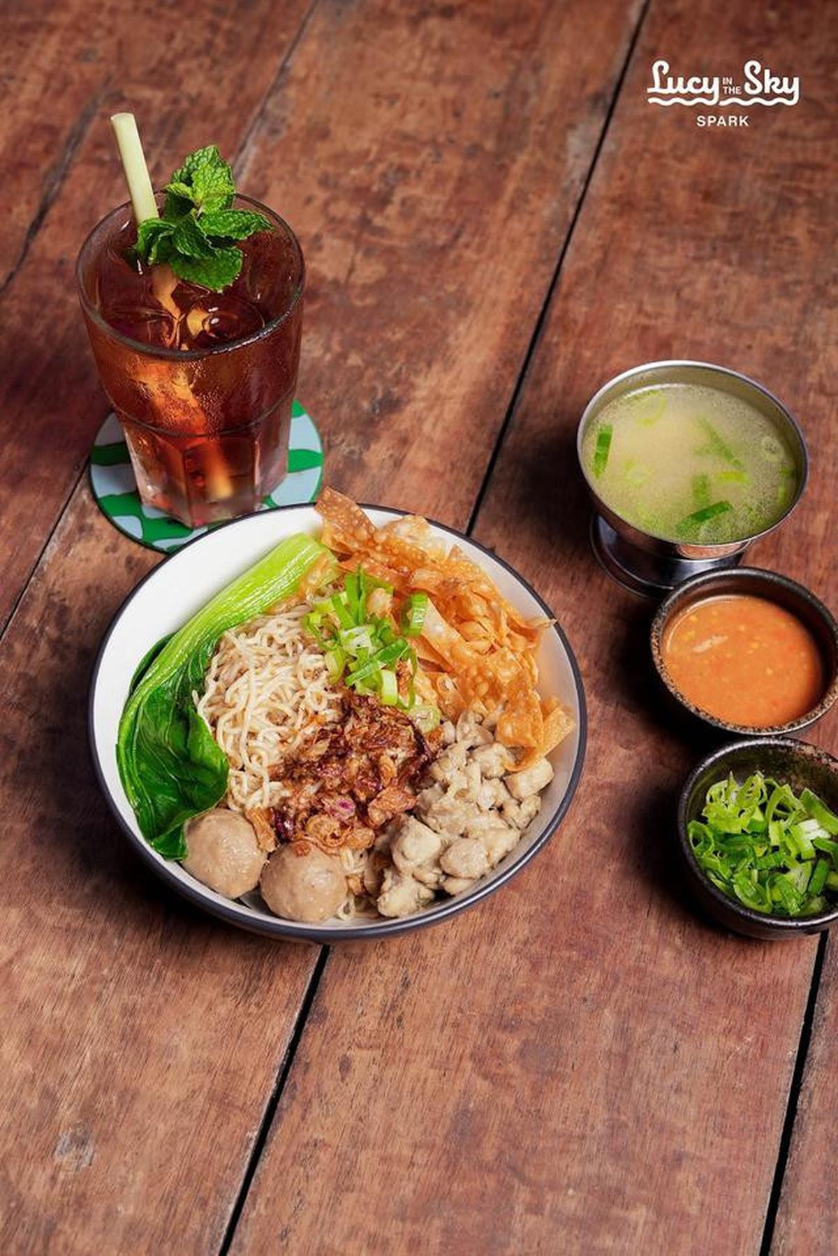 6 Resep Mie Ayam Jakarta Asli dengan Bumbu Gurih yang Meresap, Ala Pedagang Gerobakan