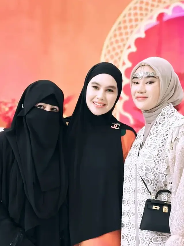 Potret Ummi Pipik dan Irish Bella (Sumber: Instagram/_ummi_pipik_)