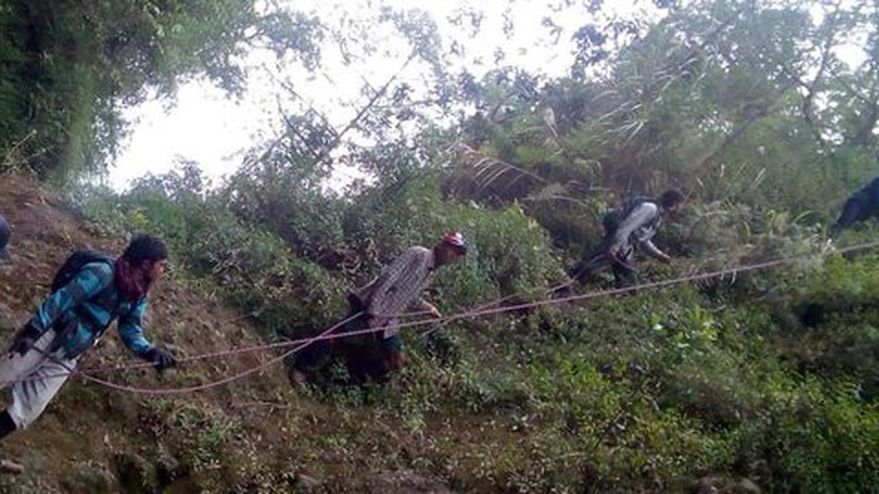 6 Pendaki Gunung Lawu dari jalur Cemoro Kandang berhasil dievakuasi