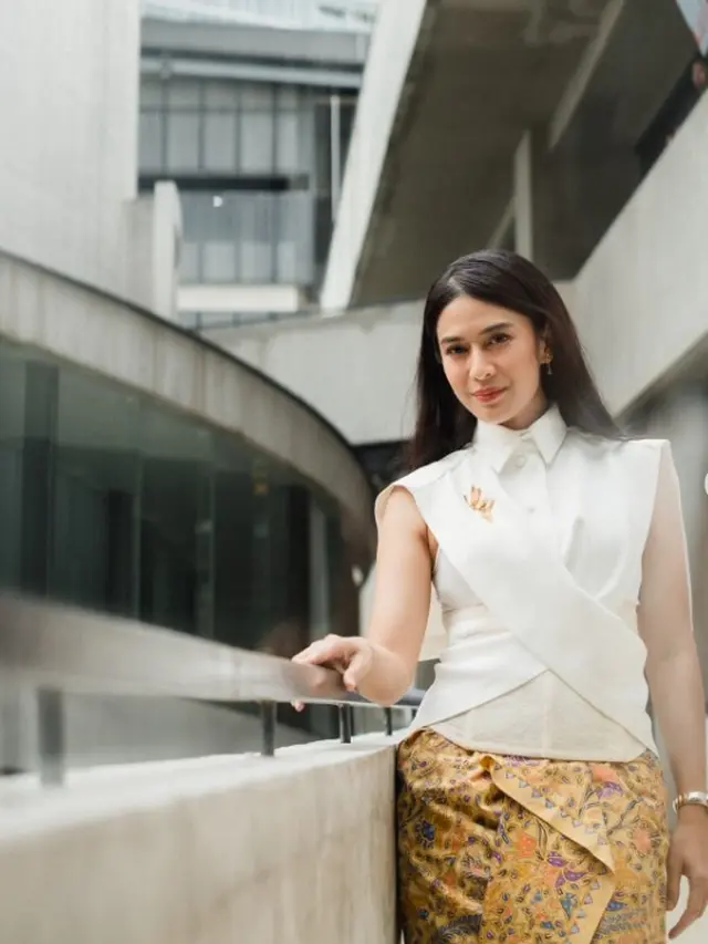 Gaya Dian Sastro dengan Bros