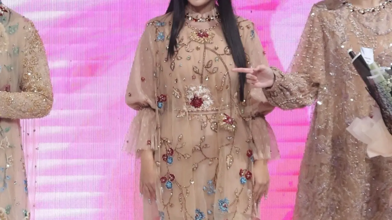 Rachel Vennya jadi muse di acara fashion show