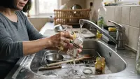 8 Cara Mencuci Toples Bekas Bumbu Agar Tidak Bau, Pakai Trik Ini Agar Aroma Rempah Tidak Membekas