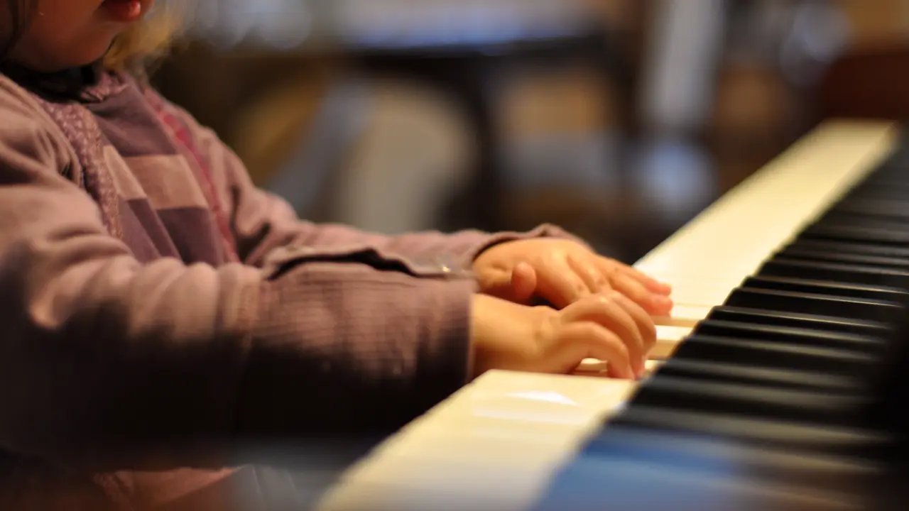 Ini Sebabnya Anak Harus Kenal Musik Sejak Dini