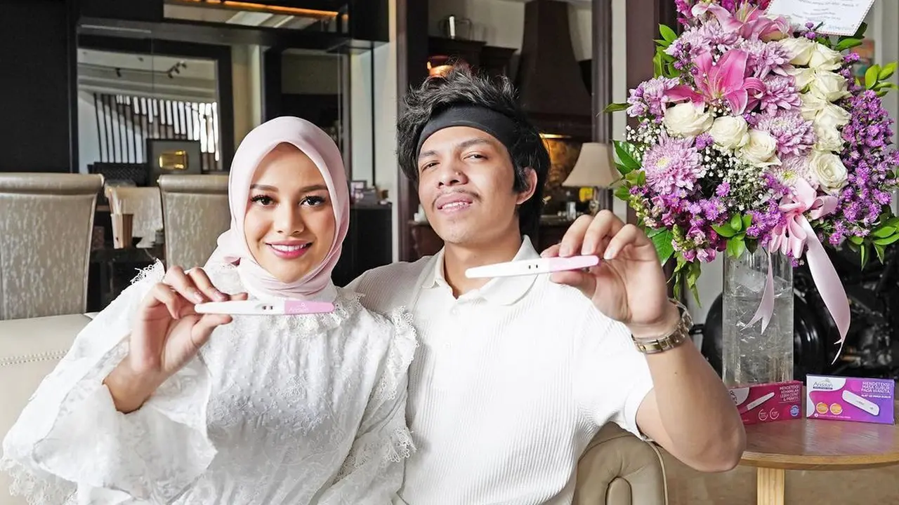 Atta Halilintar dan Aurel Hermansyah Pamer Hasil Test Pack Garis Dua.