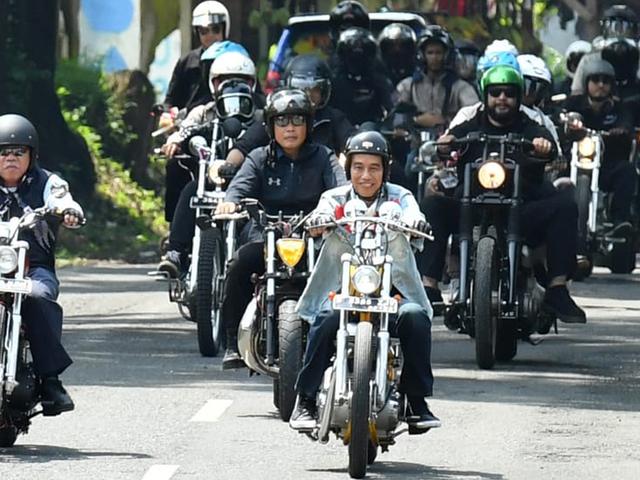Naik Motor Chopper Bareng Jokowi Menhub Serasa Jadi Ali Topan Bisnis Liputan6 Com Gegar otak dapat terjadi akibat benturan keras pada kepala seperti kecelakaan lalu lintas, atau ketika sedang berolahraga seperti menimpa mohamed mengutip cleveland clinic, gegar otak merupakan cedera otak traumatis ringan yang disebabkan benjolan, sentakan, atau pukulan pada kepala. naik motor chopper bareng jokowi