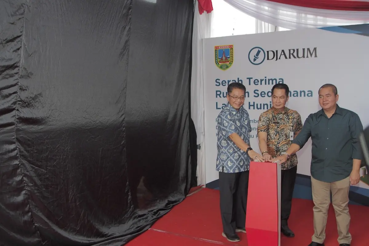 PT Djarum menjalankan kegiatan Rumah Sederhana Layah Huni (RSLH) dengan membiayai renovasi 10 rumah keluarga tidak mampu di Kudus. (Istimewa)
