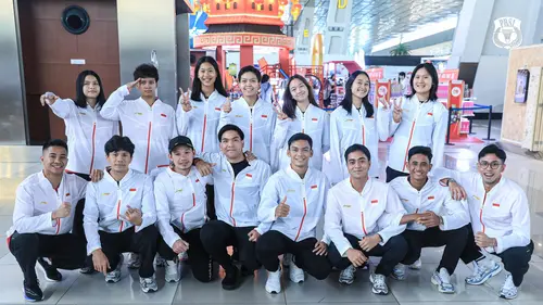 Tim bulutangkis Indonesia yang berangkat ke Qingdao untuk mengikuti Badminton Asia Mixed Team Championship 2025, Sabtu (8/2/2025). (dok. PBSI)