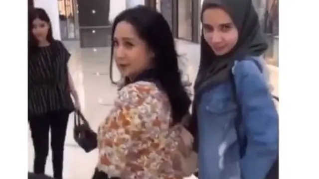 Nagita Slavina - Zaskia Sungkar (Foto: Instagram/@makrumpita)