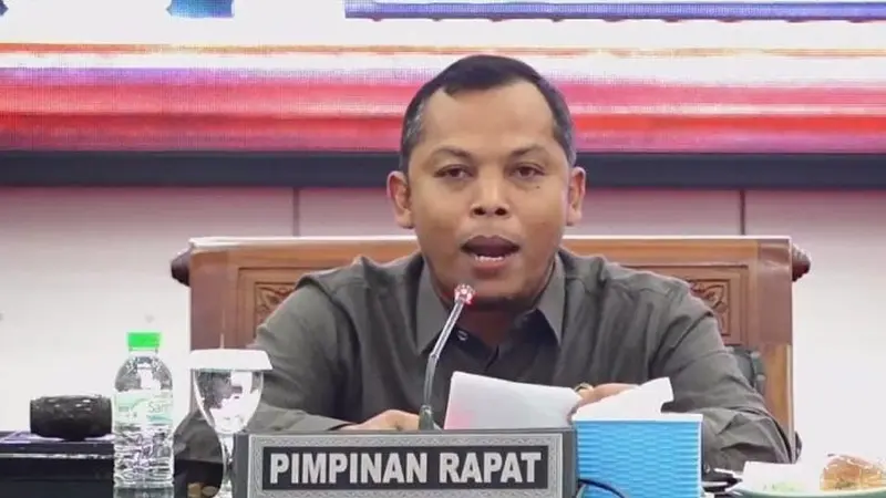 Ketua DPRD Lumajang Anang Ahmad Syaifuddin menyatakan mengundurkan diri dari jabatannya pada Sidang Paripurna DPRD Lumajang. (Istimewa)