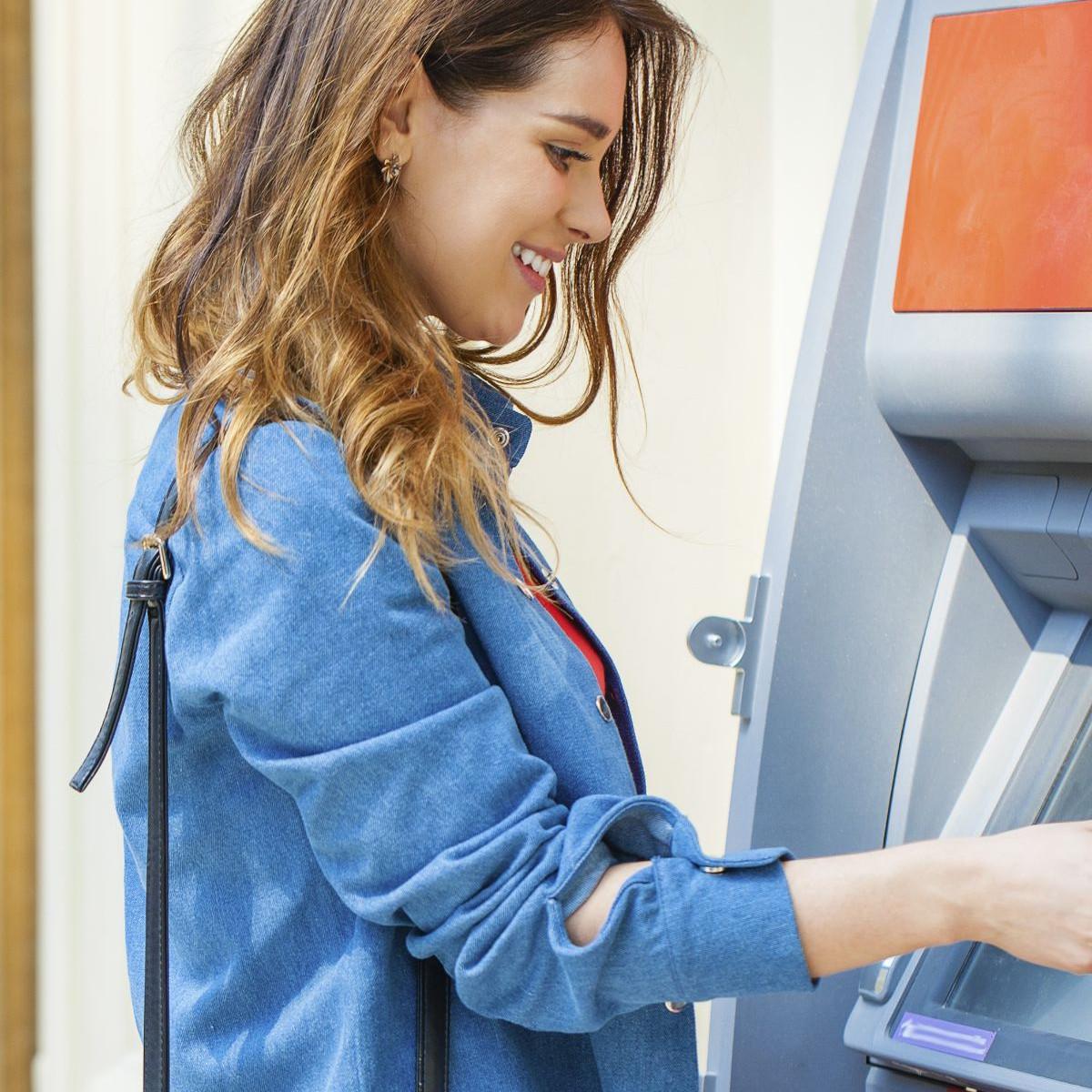 7 Cara Mudah Mengurus Kartu Debit Tertelan ATM, Jangan Khawatir Lagi!
