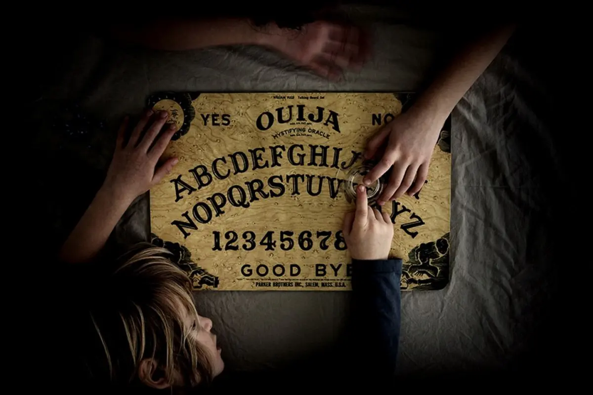Ini Risiko Bermain Papan Ouija, Benda Untuk Memanggil Jiwa Gelap