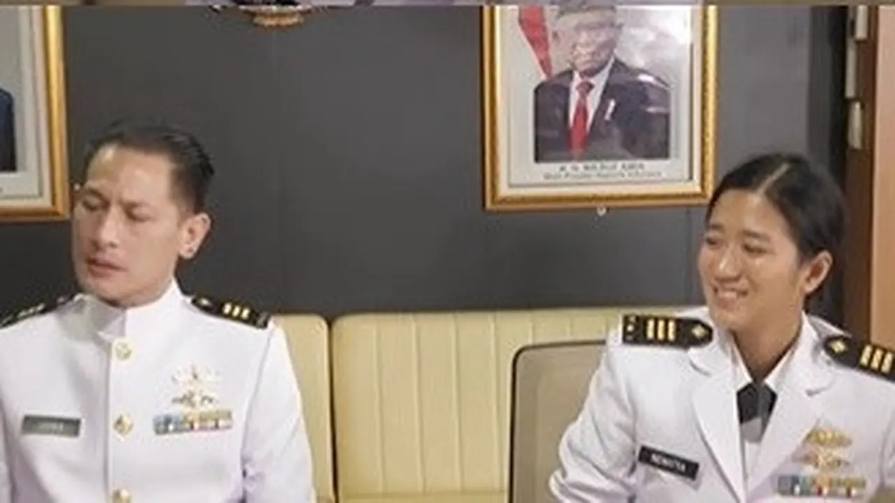 Chef Renatta kenakan seragam TNI AL (Instagram/masterchefina)