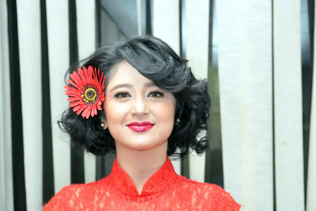 Orangtua Dewi Perssik Minta Doa dari Masyarakat Indonesia
