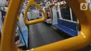 Suasana kereta Mass Rapid Transit (MRT) di Jakarta, Sabtu (21/3/2020). Pemerintah Provinsi DKI Jakarta membatasi jam operasional MRT menyusul status tanggap darurat bencana COVID-19 di Ibu Kota. (Liputan6.com/Johan Tallo)