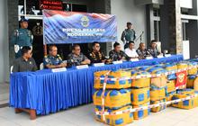 FOTO: TNI AL Gagalkan Upaya Penyelundupan Sianida di Pelabuhan Bitung