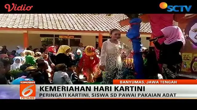 Siswa SD di Banyumas Gelar Pawai Pakaian Adat