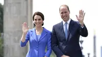 Ternyata, ada makna di balik warna biru dari mantel atau coatdress yang dikenakan Kate Middleton saat mengunjungi Jerman. Penasaran?
