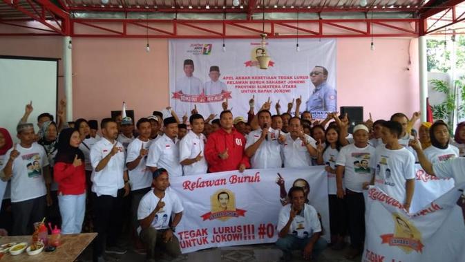 Ratusan Relawan Buruh Sahabat Jokowi (RBSJ) hari ini, Senin (25/3/2019) mengucapkan ikrar janji setia untuk terus bersama Jokowi dalam membangun bangsa.