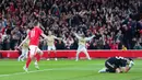 Pemain Nottingham Forest, Chris Wood, merayakan gol ke gawang Aston Villa dalam pertandingan leg pertama semifinal Liga Europa 2025/26 di The City Ground, Nottingham pada Jumat dini hari WIB. (David Davies/PA via AP)