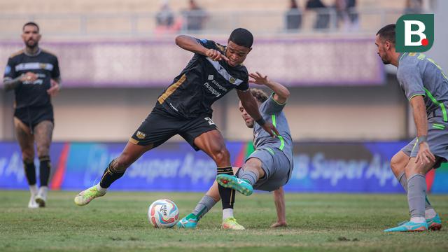 Foto: Gagal Manfaatkan Keunggulan Pemain, Dewa United Ditahan Imbang 1-1 Persebaya di BRI Liga 1 2023/2024