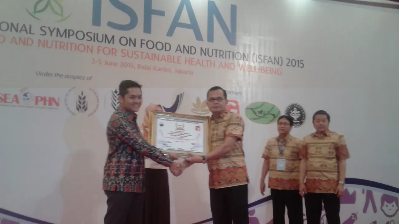 Energen Raih 2 Penghargaan PEDULI GIZI 2015