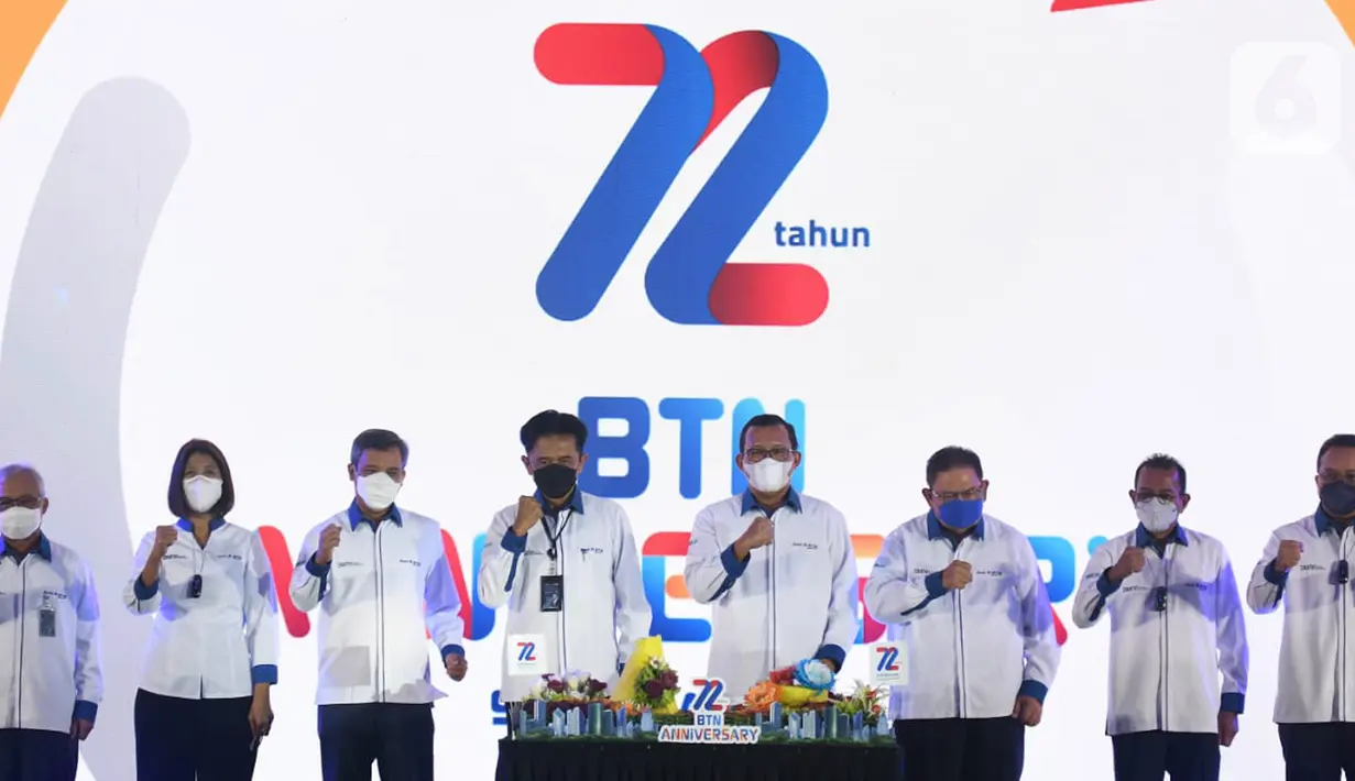Jajaran Direksi BTN dan Komisaris foto bersama dalam perayaan HUT BTN ke-72 di Jakarta, Rabu (9/2/2022). Catatan positif kinerja tahun 2021, perseroan optimis dapat melalui tahun 2022 sekaligus mewujudkan misi menjadi Best Mortgage Bank in Souteast Asia pada tahun 2025. (Liputan6.com/HO/BTN)