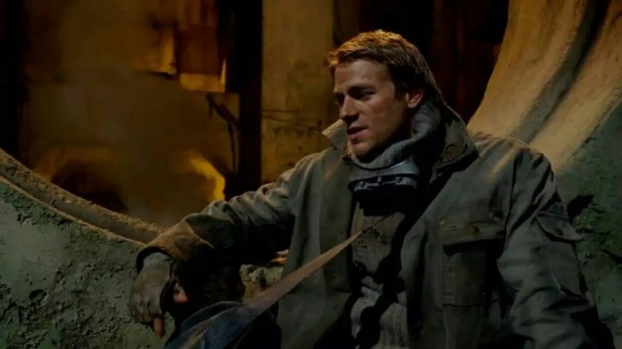 Tinggalkan Film Erotis, Charlie Hunnam Bakal Jadi King Arthur