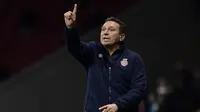 Nama Eusebio Sacristan santer dikaitkan sebagai pengganti Akira Nishino pada posisi pelatih anyar Timnas Thailand. (AFP/Javier Sorano)