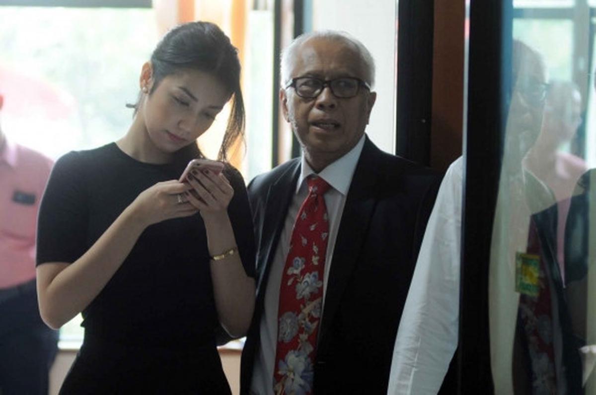 Dampingi ayahnya di sidang lanjutan, Velove Vexia tampil cantik