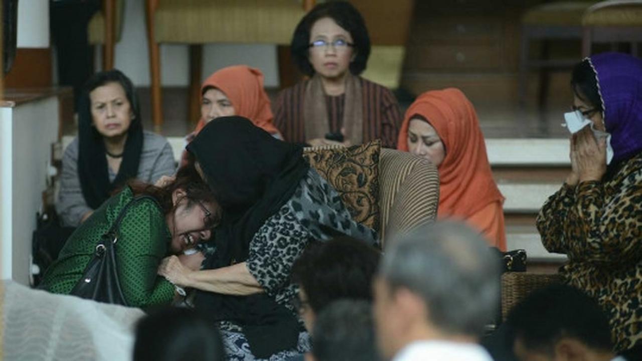 Isak tangis keluarga selimuti persemayaman Adnan Buyung