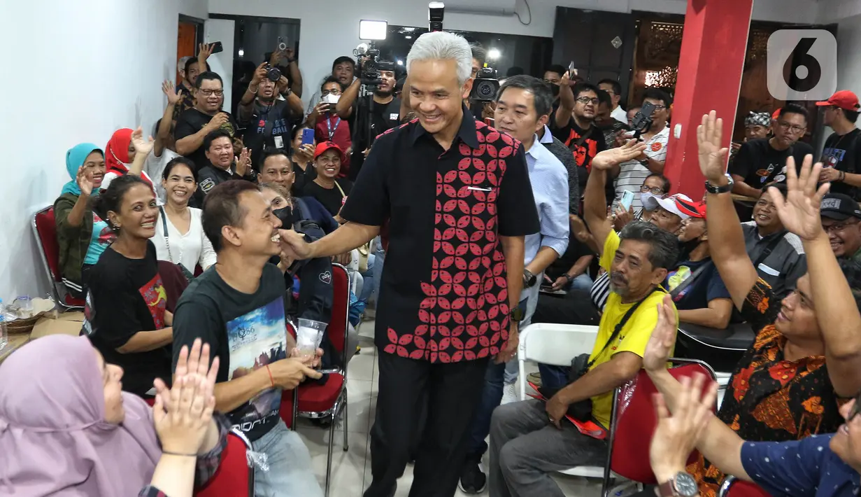 Kedatangan Ganjar Pranowo ke Graha Pena 98 untuk melakukan konsolidasi memenangkan Pemilihan Presiden 2024. (Liputan6.com/Angga Yuniar)