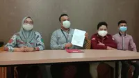 OBH Yadikdam Gelar Konfersi Pers terkait perkembangan kasus oknum dosen Gorontalo (Arfandi Ibrahim/Liputan6.com)