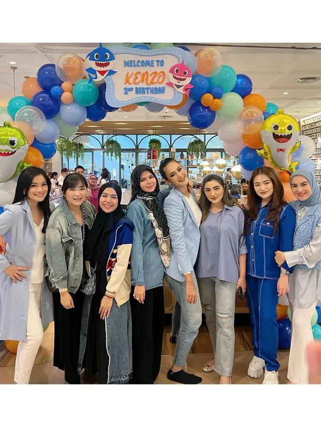 Tak Ikut Jemput Ammar Zoni, Ini 6 Potret Irish Bella Hadiri Ultah Anak Baim Wong