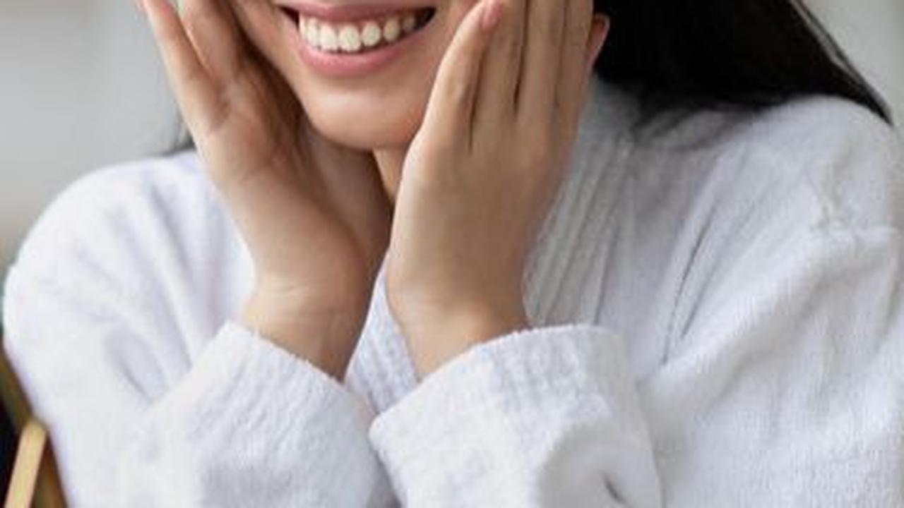 1.&nbsp;Pilih Krim dengan Kandungan Retinoid dan AHA untuk Mencerahkan Kulit Kusam