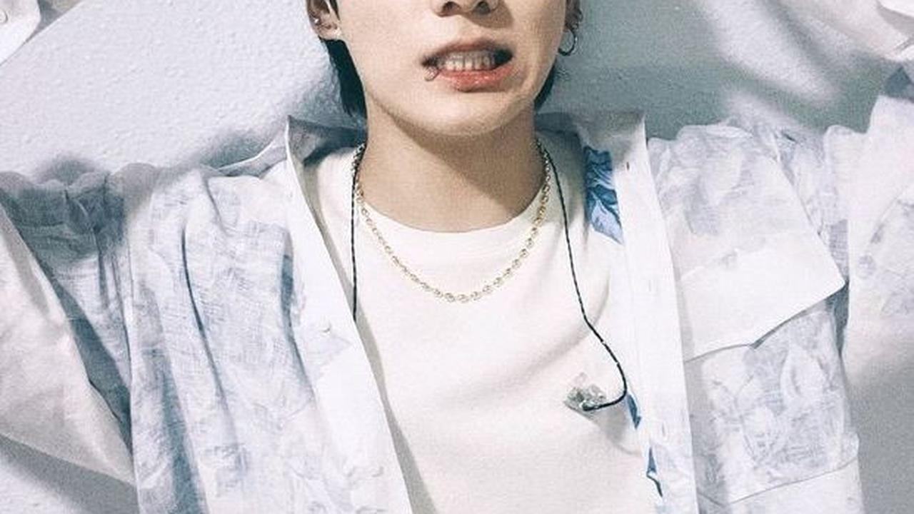 Pesan ini sungguh menghangatkan hati dan menunjukkan rasa cinta dan rasa syukur yang mendalam dari Jungkook kepada penggemar dan sesama anggota.