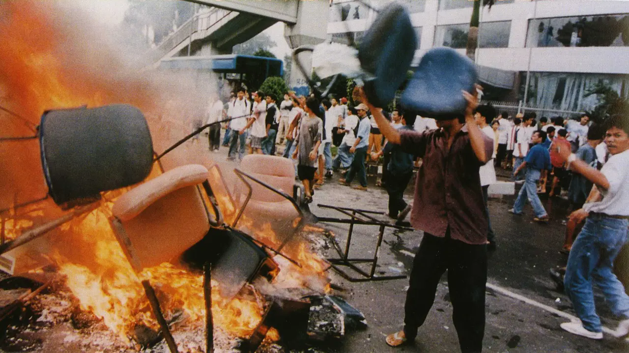Menengok Kembali Huru-hara Mei 1998 dalam 'Balutan' 7 Novel