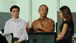 Mantan Direktur Informasi Pers Kantor Ekonomi dan Perdagangan Taipei (TETO), Tommy Lee (tengah) bercerita seputar pengalamannya selama bertugas di Indonesia, Jakarta, Selasa (27/1/2015). (Liputan6.com/Helmi Fithriansyah)